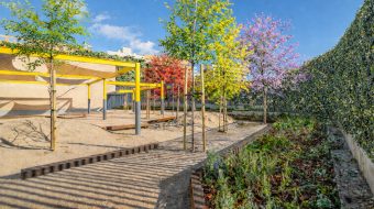 Vista de la renaturalizaci&oacute;n efectuada en la EI Jos&eacute; G&oacute;mez Gil